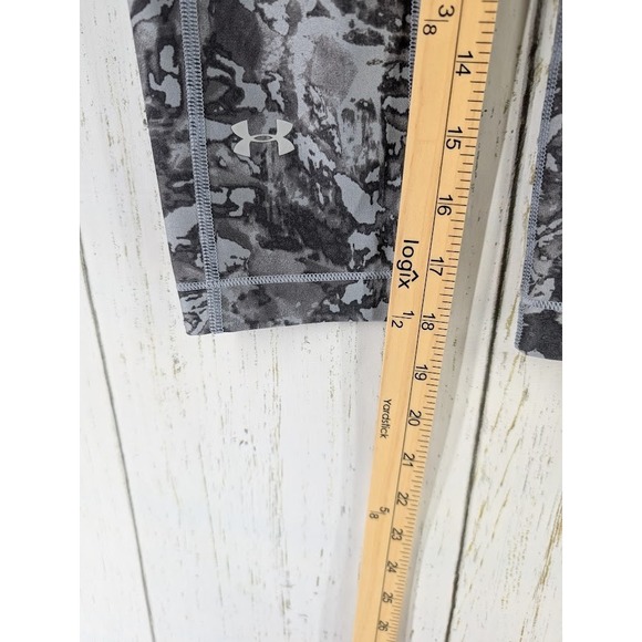 Under Armour Size XS Heatgear Gray Pattern Crop Active Gym Leggings - Picture 5 of 7